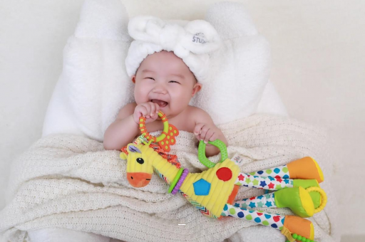 灌云宝宝头上有白色的小点